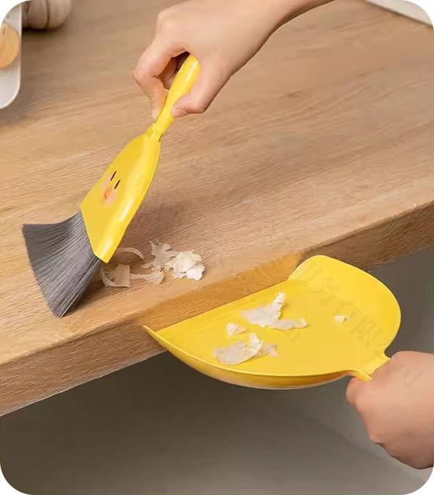 小型掃把用著還是比較方便的.jpg 小型掃把用著還是比較方便的.jpg