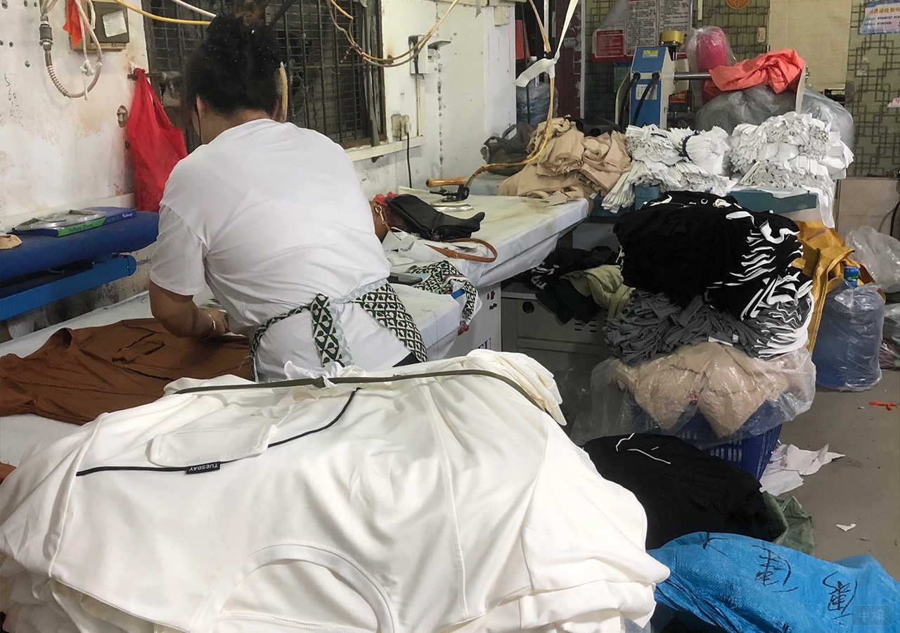 衣服現在開始熨燙了 衣服現在開始熨燙了
