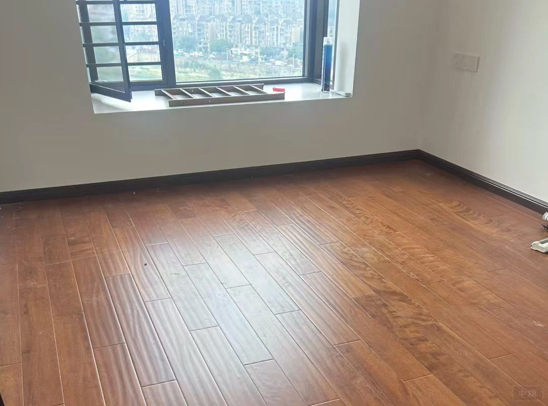 木質地板剛剛鋪好